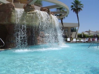 Moi Pool, fer de Dag