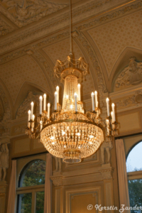 Kronleuchter im Trausaal Welch Ambiente